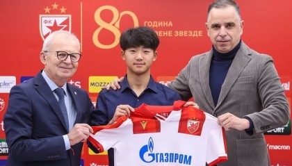 开云赛事集团-足球报：万项留洋走出国内和技战术舒适圈，提升计划远不止足球
