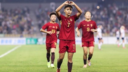 中国女足罕见不敌俄罗斯，赛前为古雅沙举办退役仪式